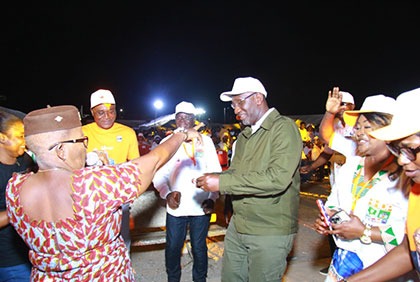 Yamoussoukro-meeting clôture/Elections municipales : le Ministre Souleymane Diarrassouba offre un giga concert aux populations