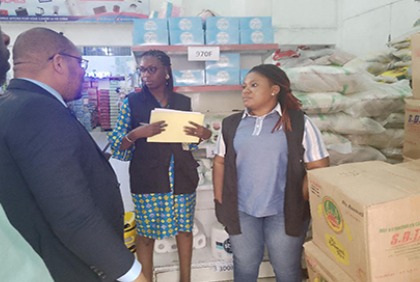 Respect des prix plafonnés : le Ministère en charge du Commerce intensifie les missions de contrôle dans le District d’Abidjan