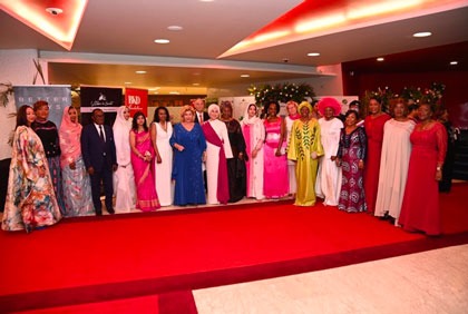 La Première Dame, Madame Dominique Ouattara a parrainé le dîner de gala du Groupe des Epoux(ses) des Chefs de Mission Diplomatique accrédités en Côte d'Ivoire