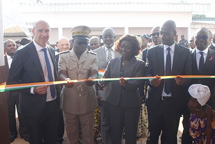 Côte d'Ivoire/ éducation: cérémonie de remise officielle des infrastructures scolaires à l'école primaire vridi canal par la ministre de l'éducation nationale