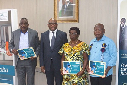 Côte d'Ivoire/CGRAE: cérémonie de remise de chèques aux premiers bénéficiaires de 