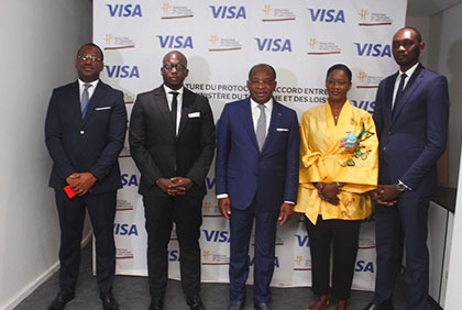 Inclusion financière/ cérémonie de signature de convention entre VISA et le ministère du tourisme.