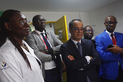 Côte d'Ivoire/RSE: la SIB offre du matériel médical à un centre de prise en charge des maladies rénales de l'enfant 