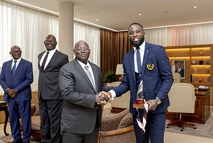 Côte d'Ivoire : le champion du monde de Taekwondo Cheick Sallah Cissé reçu à la présidence de la République