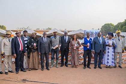 Sécurité alimentaire : Le Premier Ministre Robert Beugré Mambé lance l’opération de distribution de kits maraîchers aux producteurs