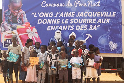 3e édition de la caravane du Père Noël J'aime Jacqueville et la 1ère édition de l'arbre de noël J'aime Jacqueville