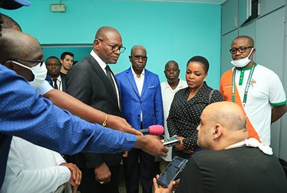 Can 2023: accident d'un autocar transportant des journalistes: le gouvernement apporte son soutien aux victimes