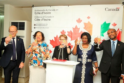 Cocktail dînatoire avec la présidente du Sénat du Canada, Madame Raymonde Gagné à la résidence de l'ambassadeur du Canada