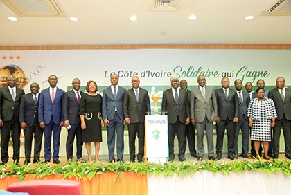 Can 2023: cérémonie de présentation du Trophée de la CAN 2023 au personnel de la Primature