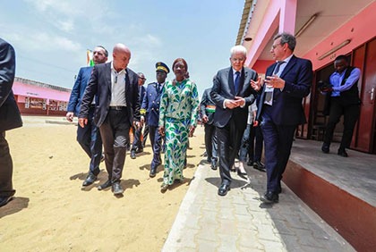 Côte d'Ivoire : le Président de la République d’Italie  Sergio Mattarella visite le Groupe scolaire Vridi Cité