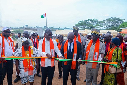 Côte d'Ivoire : La FONDATION LONACI réhabilite un Groupe scolaire à Sinfra