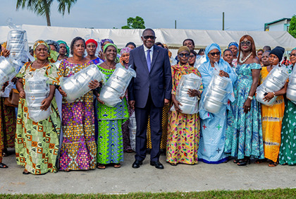 Treichville / Célébration de la Fête des mères: Amichia cadeaute 3000 mamans