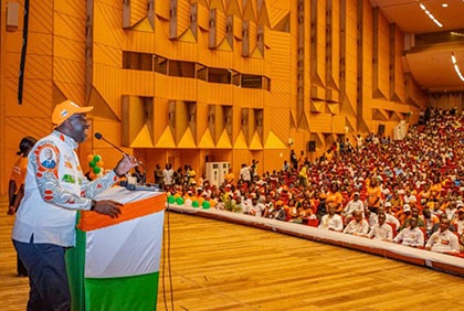 Yamoussoukro/Giga Meeting de l’UJ-RHDP : le Ministre Souleymane Diarrassouba exhorte les jeunes à s’enrôler massivement sur les listes électorales