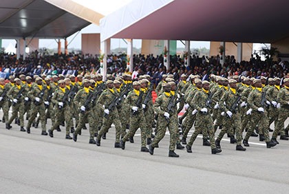 64ème anniversaire de l'Indépendance de la Côte d'Ivoire à Grand-Bassam: les défilés de 15 entités civiles et de 11 détachements militaires ont marqué les festivités