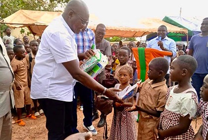 Education : Eric Ouloto, cadre Rhdp, renforce les établissements scolaires de Toulepleu