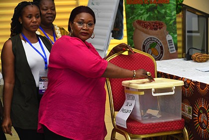 Conseil du Café-Cacao: Tro Carole réélue à la tête de l'amicale des secrétaires et assistantes de direction