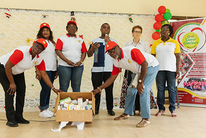 L’ONG Cœur Glorieux redonne le sourire aux enfants de Yopougon Kouté pour Noël