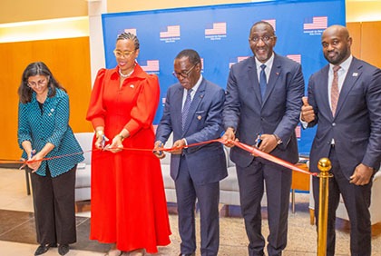 Coopération économique Côte d’Ivoire/Etats-Unis d’Amérique : le Ministre Souleymane Diarrassouba procède à l’ouverture officielle du Bureau de Developement Finance Corporation (DFC) à Abidjan