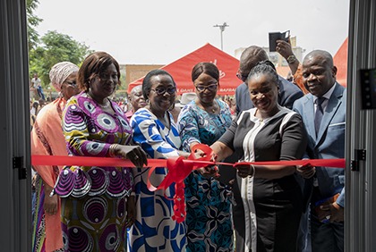 Treichville :remise de clés d’une bibliothèque réhabilitée au lycée moderne de treichville
