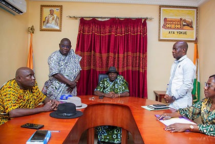 Côte d’Ivoire: Henriette Dagri-Diabaté fait un geste de générosité pour clôturer l'année en beauté à Adjamé Village