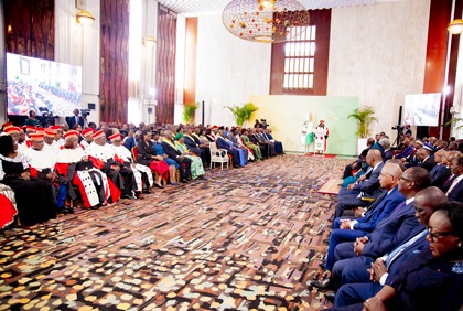 Cérémonie solennelle de présentation de vœux de nouvel an des institutions de la République au chef de l'État