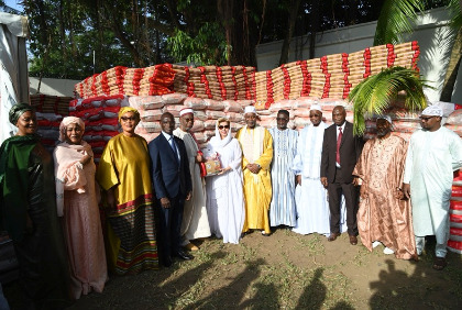 Ramadan 2025 : La Première Dame, Madame Dominique Ouattara offre des dons d'une valeur de 130 millions F CFA à la communauté musulmane