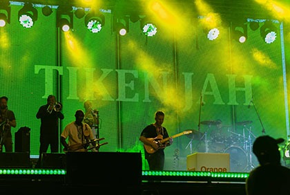 Musique : 500 choristes de l’INSAAC ouvrent en majesté le concert de Tiken Jah Fakoly à Treichville