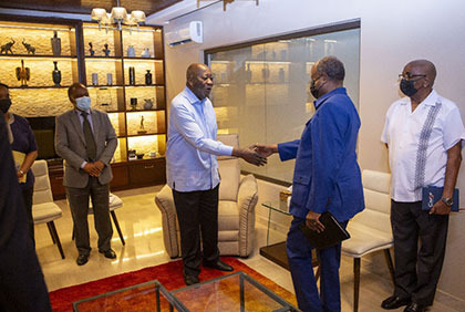 Processus électoral en Côte d'Ivoire : Laurent Gbagbo échange avec le Représentant spécial de l’ONU