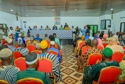 Amélioration du cadre de vie : le Ministre Moussa Sanogo récompense les 3 quartiers les plus propres de Touba