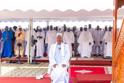 Tabaski : prière à la Grande mosquée de la Riviera Golf