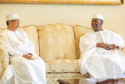 Alassane Ouattara échange avec le Chef de la Mission d'Évaluation Électorale de l'Union Africaine