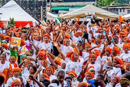 Meeting de clôture du pré -congrès RHDP à Yopougon à la place Ficgayo