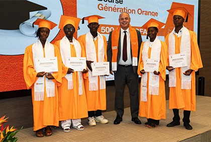 Éducation/ Excellence : 5 bacheliers reçoivent des bourses de 20 millions FCFA