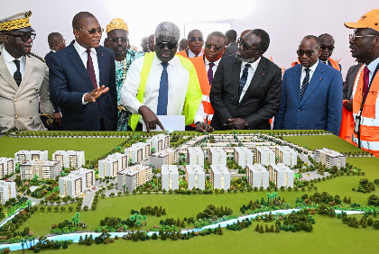 Côte d’Ivoire : le premier ministre lance un projet immobilier des acteurs des médias 