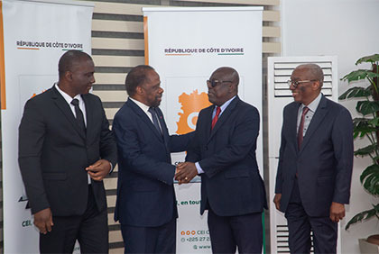 Présidentielle 2025 : le PPA-CI dépose le dossier de candidature de Laurent Gbagbo à la CEI