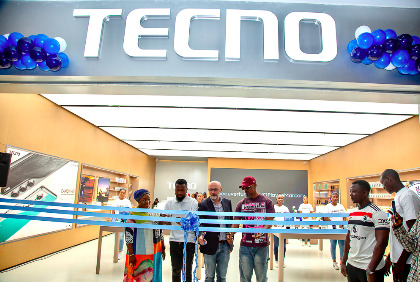 Cérémonie de réouverture officielle du Flagship Store de TECNO au centre commercial Playce Marcory
