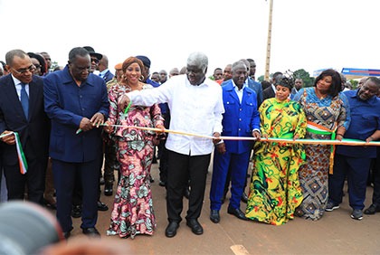 Région du Moronou : Cérémonie  d'inauguration de la route Céchi-Anoumaba-M'Batto suivie du lancement de la voie de bitumage Anoumaba-Tiémélékro-Dimbokro 