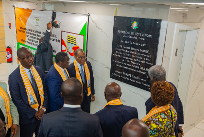 Inauguration du nouveau bâtiment annexe de la Cité financière par le Premier Ministre Robert Beugré Mambé