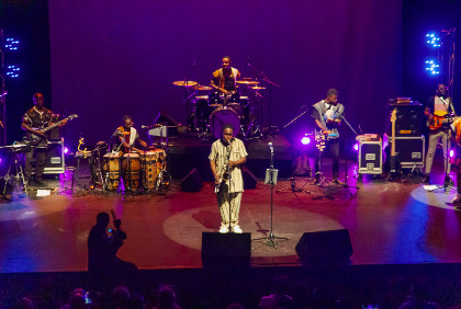 Abidjazz célèbre Fela Kuti : une nuit en hommage au génie de l’afrobeat à l’Institut Français d’Abidjan