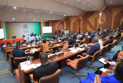 Loi de finances 2026 : le ministre Moussa Sanogo présente son budget au sénat