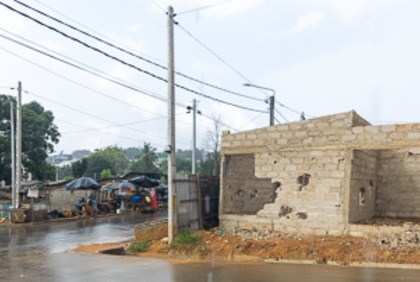 Bingerville : une opération de déguerpissement de magasins provoque une vive mobilisation à Gbagba