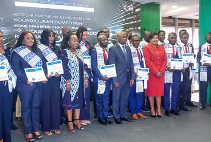 Côte d'Ivoire/ Gouvernance: remise de diplômes à 120 jeunes du projet PAGDS formés en gestion financière et passation des marchés publics