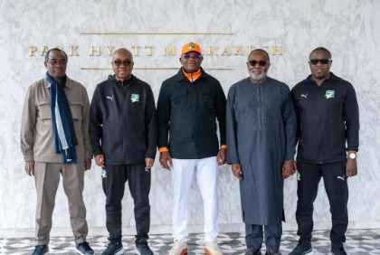 CAN Maroc 2025: visite du ministre Adjé Silas Metch au QG des Éléphants avant le choc contre le Burkina Faso