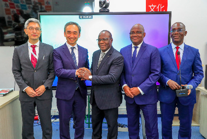 Côte d'Ivoire : Remise de matériels de visio conférence à l'Université Félix houphouët Boigny