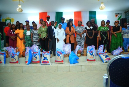 Activités sociales: 150 veuves de policiers soulagées par l’Ong Wou Flo