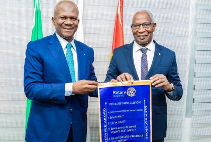 En visite officielle à Conakry, le Gouverneur du District 9101, l’Ivoirien Abou-Bakar OUATTARA a eu plusieurs séances de travail avec les autorités de Guinée