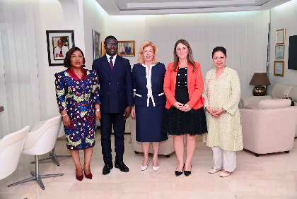 Audience de Madame Dominique Ouattara avec  Madame Françoise Remarck, Monsieur Elvis Gouza et Madame Berta Cela
