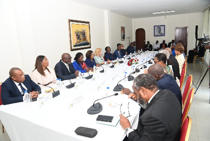 Audience de la Première Dame, Madame Dominique Ouattara avec les membres de l'AIMLHONM