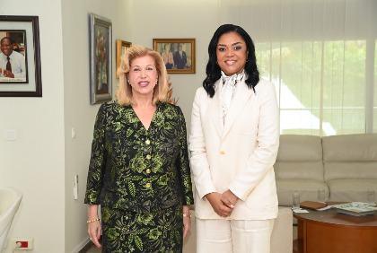 Audience: La Première Dame, Madame Dominique Ouattara a reçu S.E.M. Irchad Razaaly, Madame Marie Mitterrand, le Général Abdoulaye Coulibaly et Madame Nathalie  Sassou Nguesso