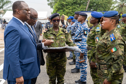 Cérémonie officielle de célébration des journées de la femme militaire placées autour du thème 